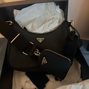 Prada Re-Edition 2005 Saffiano leather bag